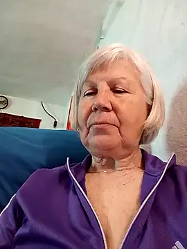 KlaudiaDarling online show from April 8, 2026, 10:06 am