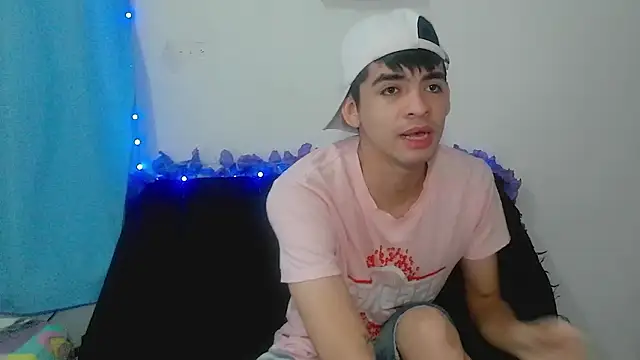 nico22love online show from February 3, 2026, 12:10 pm