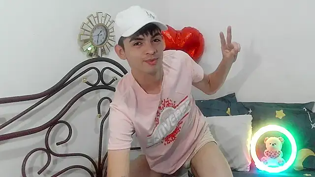 nico22love online show from February 25, 2026, 12:11 am