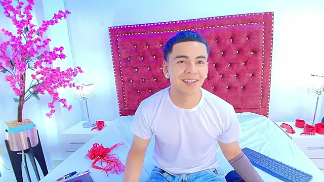 Jaden and sofia online show from March 28, 2026, 3:18 am