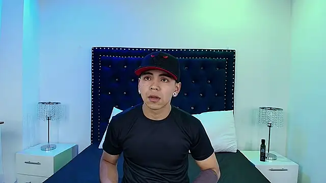 Jaden and sofia online show from March 26, 2026, 2:32 am