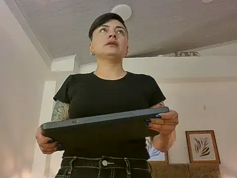 Snapshot of kat_paradise chatting on February 28, 2026, 11:43 am kat paradise online show from February 28, 2026, 11:43 am