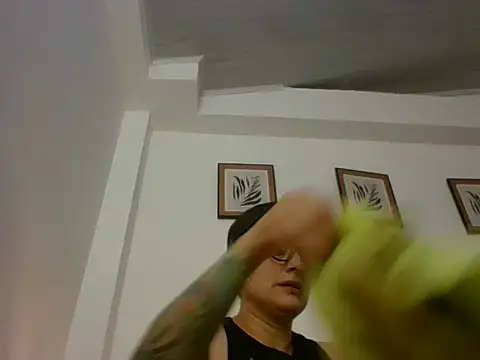 Snapshot of kat_paradise chatting on January 18, 2026, 12:19 pm kat paradise online show from January 18, 2026, 12:19 pm