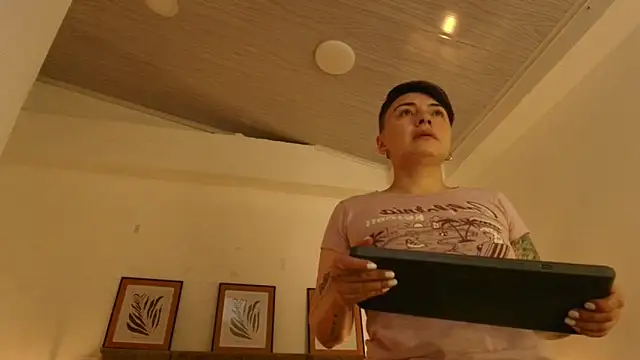 kat paradise online show from March 31, 2026, 11:45 am