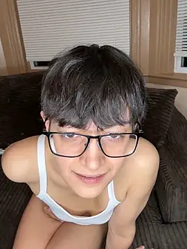 FaiiryArii online show from April 6, 2026, 4:57 am