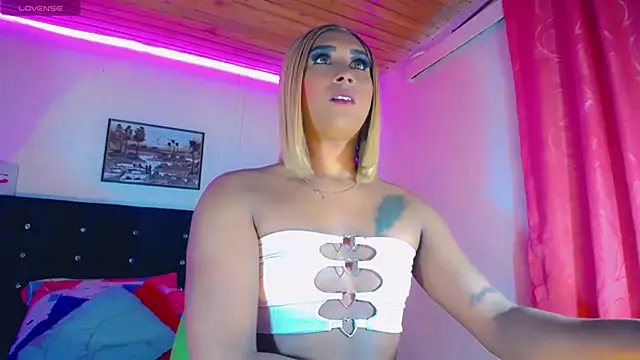 AlondraGill 11 online show from April 18, 2026, 5:21 am