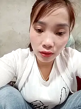 yeutinh00 online show from March 2, 2026, 12:22 am