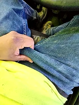 Snapshot of 115gunz chatting on January 6, 2026, 6:23 pm 115gunz online show from January 6, 2026, 6:23 pm