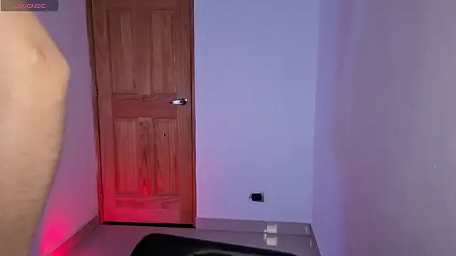 VelourNyx online show from April 4, 2026, 4:30 am