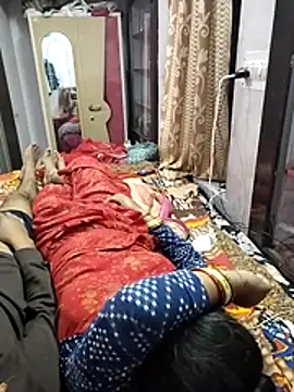 Snapshot of hornycouple20000 chatting on February 13, 2026, 5:02 pm hornycouple20000 online show from February 13, 2026, 5:02 pm