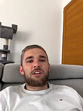 Benjamiinlt online show from April 23, 2026, 2:40 pm