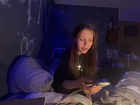 EmmaLyrica online show from May 2, 2026, 7:52 pm