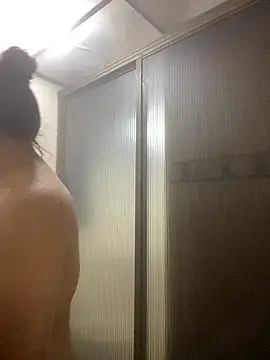 Scarlet auraa online show from April 8, 2026, 5:25 pm