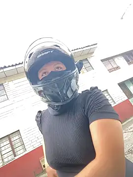 Scarlet auraa online show from March 12, 2026, 8:02 pm