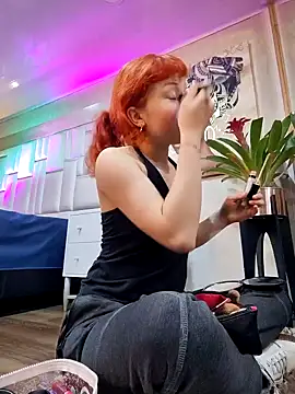 Snapshot of Sienna_Desiree chatting on February 2, 2026, 2:32 am Sienna Desiree online show from February 2, 2026, 2:32 am