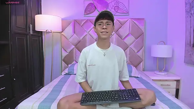 Snapshot of Dante_x06 chatting on January 14, 2026, 12:09 pm Dante x06 online show from January 14, 2026, 12:09 pm