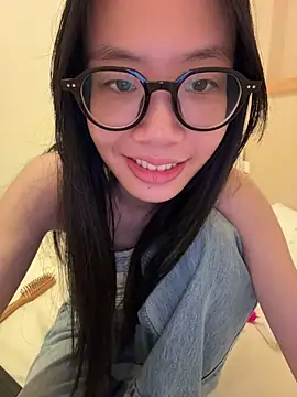 PetiteTight online show from June 1, 2026, 1:55 pm