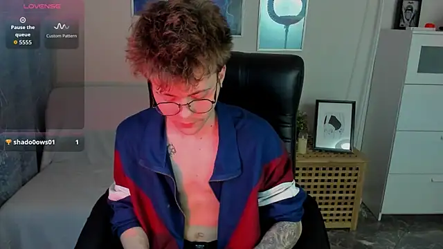 Snapshot of Tomas_Norton chatting on March 28, 2026, 8:32 pm Tomas Norton online show from March 28, 2026, 8:32 pm