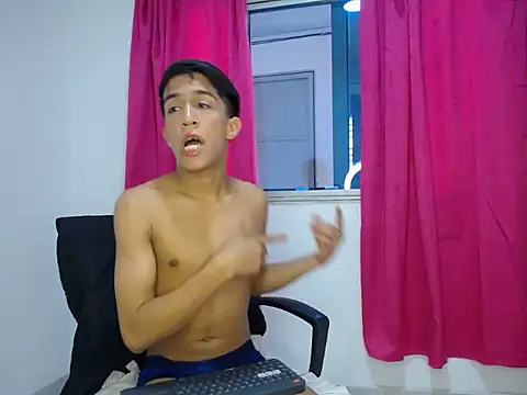 Snapshot of Lospervetidossinlimtes chatting on February 13, 2026, 7:03 pm Lospervetidossinlimtes online show from February 13, 2026, 7:03 pm