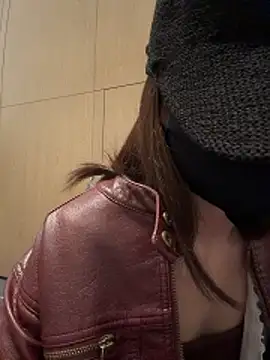 ZJbaby online show from April 12, 2026, 1:36 pm