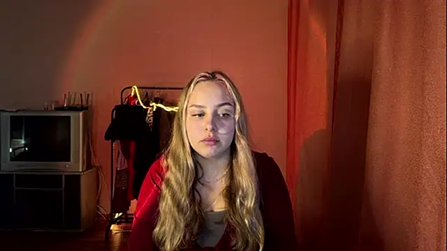 ZoraDearmon online show from March 3, 2026, 7:43 pm