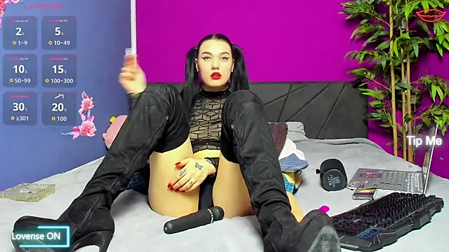 Snapshot of leeahnoirr chatting on January 13, 2026, 7:18 pm leeahnoirr online show from January 13, 2026, 7:18 pm