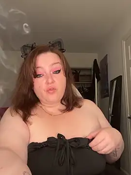 KittyCreamKisses online show from April 10, 2026, 5:03 am