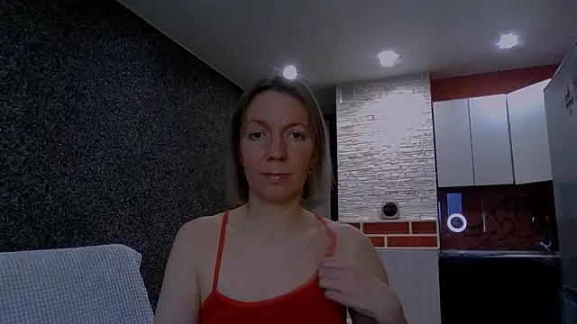 Amanda Luxe online show from February 7, 2026, 3:14 am