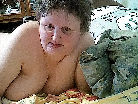 nataly4560 online show from April 14, 2026, 4:45 pm