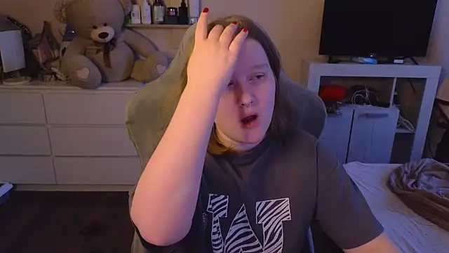 Ol1via online show from April 4, 2026, 3:02 am