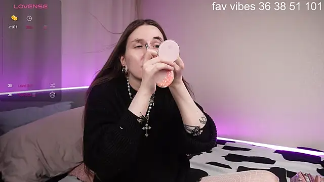 Alice Goth online show from April 23, 2026, 5:25 am