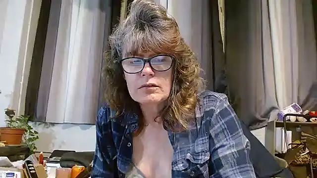 Snapshot of ladylavende3 chatting on March 14, 2025, 2:10 am ladylavende3 online show from March 14, 2025, 2:10 am