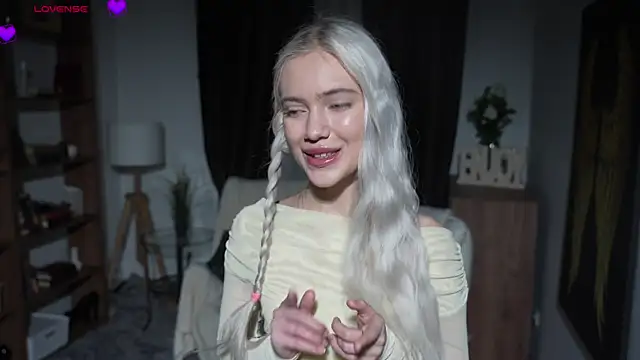 KristalCrowner online show from March 23, 2026, 10:42 pm