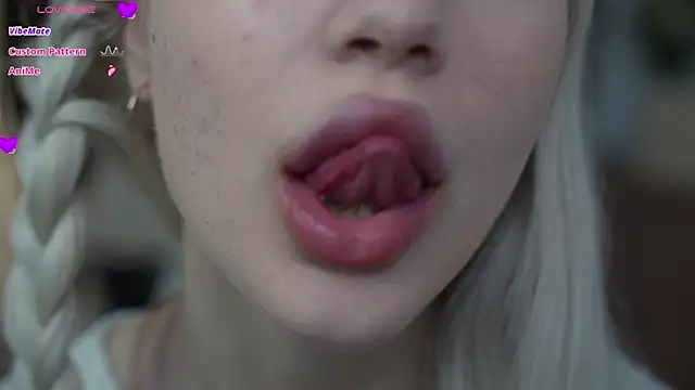 Snapshot of KristalCrowner chatting on March 2, 2026, 7:43 pm KristalCrowner online show from March 2, 2026, 7:43 pm