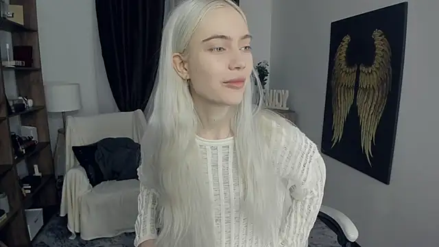 Snapshot of KristalCrowner chatting on February 22, 2026, 7:37 pm KristalCrowner online show from February 22, 2026, 7:37 pm