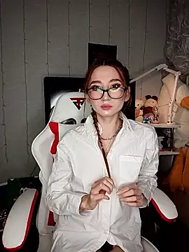 Snapshot of Moon_Flora chatting on January 17, 2026, 3:10 am Moon Flora online show from January 17, 2026, 3:10 am