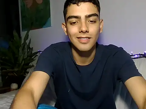 Colombian0baby online show from January 14, 2026, 9:18 pm