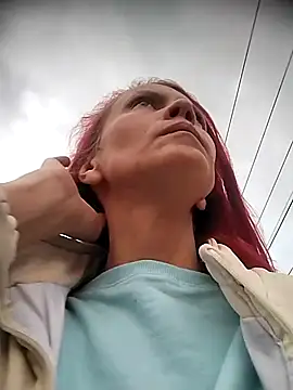 cintia love online show from January 7, 2026, 10:15 pm