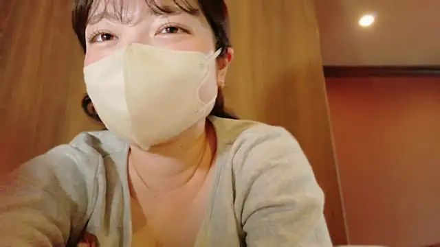 Snapshot of __Yui_ chatting on May 20, 2026, 7:49 am Yui online show from May 20, 2026, 7:49 am