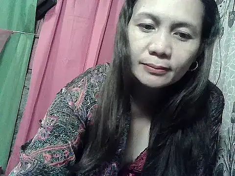 prettymomma24xx online show from April 19, 2026, 6:10 pm