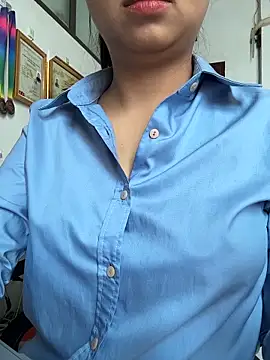 Bong lovelyy online show from March 4, 2026, 6:43 am