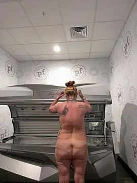 Kourtney5 online show from April 15, 2026, 1:04 pm