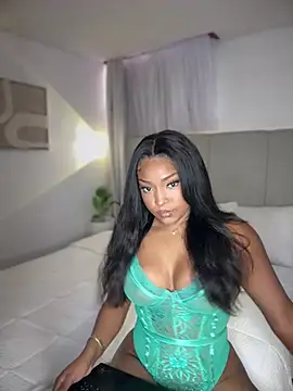 Snapshot of Soler_magnet chatting on February 5, 2026, 8:37 pm Soler magnet online show from February 5, 2026, 8:37 pm