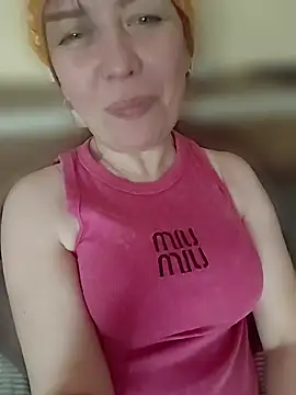 Snapshot of SweetTastes chatting on June 29, 2026, 8:32 am SweetTastes online show from June 29, 2026, 8:32 am