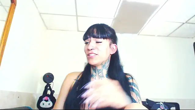 jazmin wolf online show from May 20, 2026, 5:10 pm