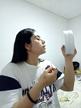 Snapshot of SweetAlbedo chatting on February 7, 2026, 12:18 am SweetAlbedo online show from February 7, 2026, 12:18 am