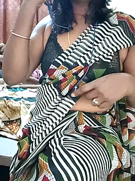 Snapshot of Meena_Meenakshi chatting on March 2, 2026, 3:51 am Meena Meenakshi online show from March 2, 2026, 3:51 am