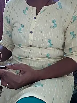 Snapshot of Meena_Meenakshi chatting on February 6, 2026, 8:32 am Meena Meenakshi online show from February 6, 2026, 8:32 am