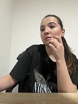 OutsiderMuse online show from March 31, 2026, 6:10 pm