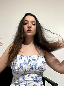 Snapshot of OutsiderMuse chatting on January 6, 2026, 7:51 pm OutsiderMuse online show from January 6, 2026, 7:51 pm